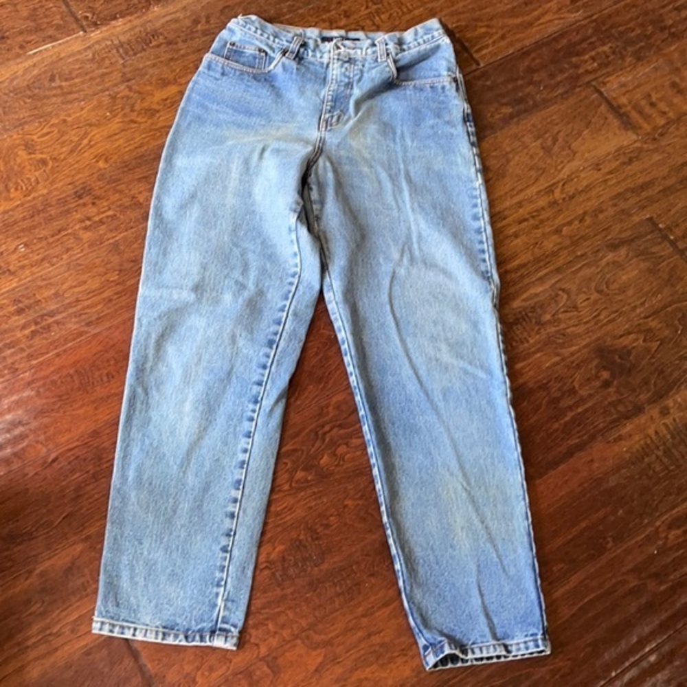 Bill Blass vintage relaxed fit jeans lighter wash denim size 8 rigid denim